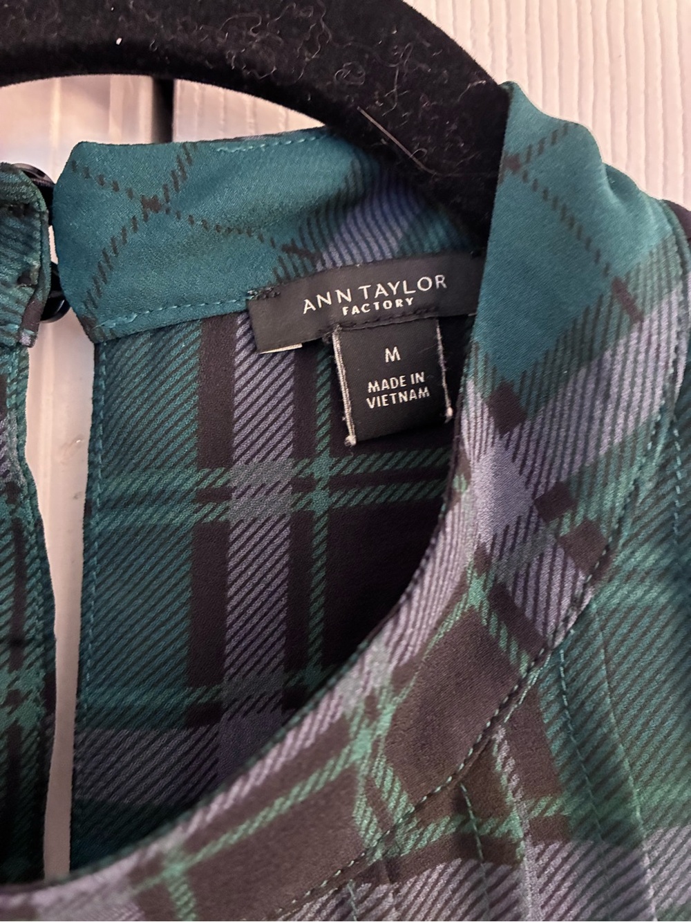 Ann Taylor Factory Plaid Long-Sleeve Blouse Sz M - Picture 2 of 4